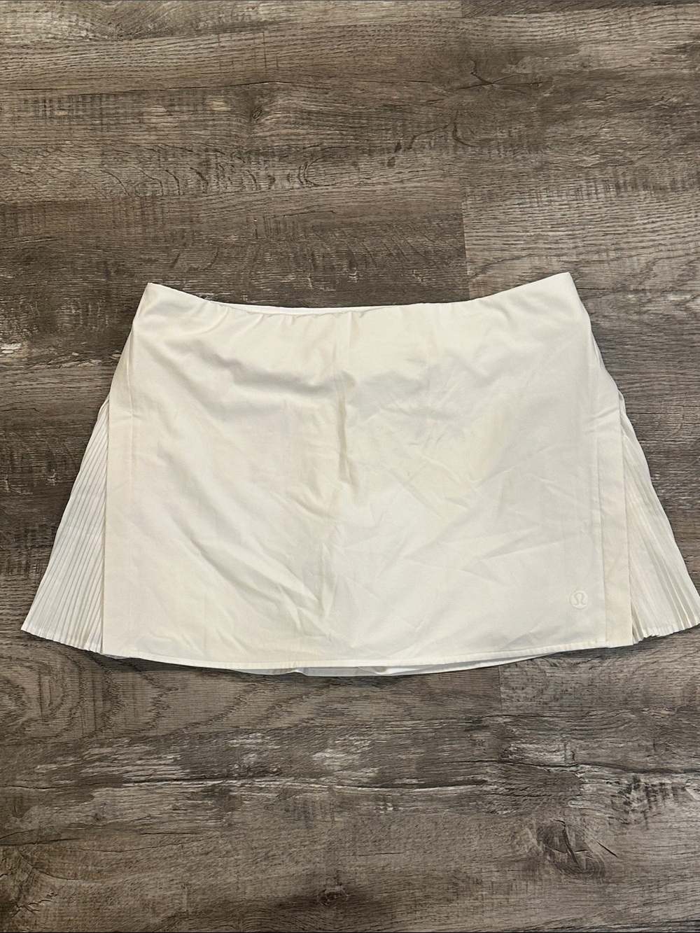 lululemon athletica White Athletic Tennis Skirt with Pleated Side Panels Size 14